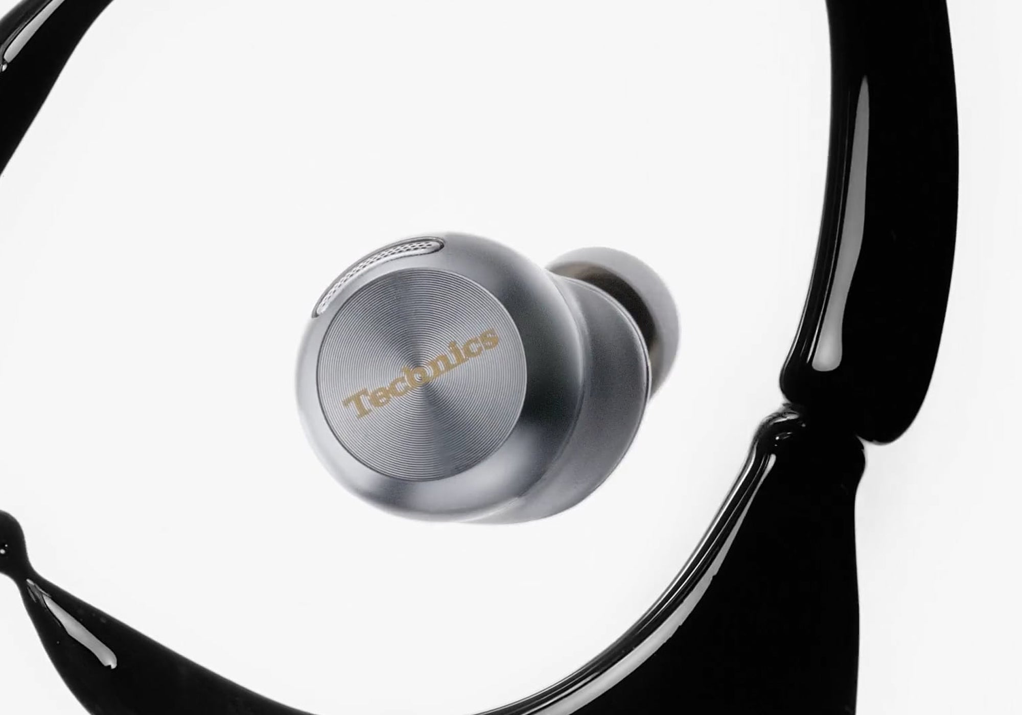 Techncis True Wireless earbud eah-az100 with magnetic fluid drive surrounding it