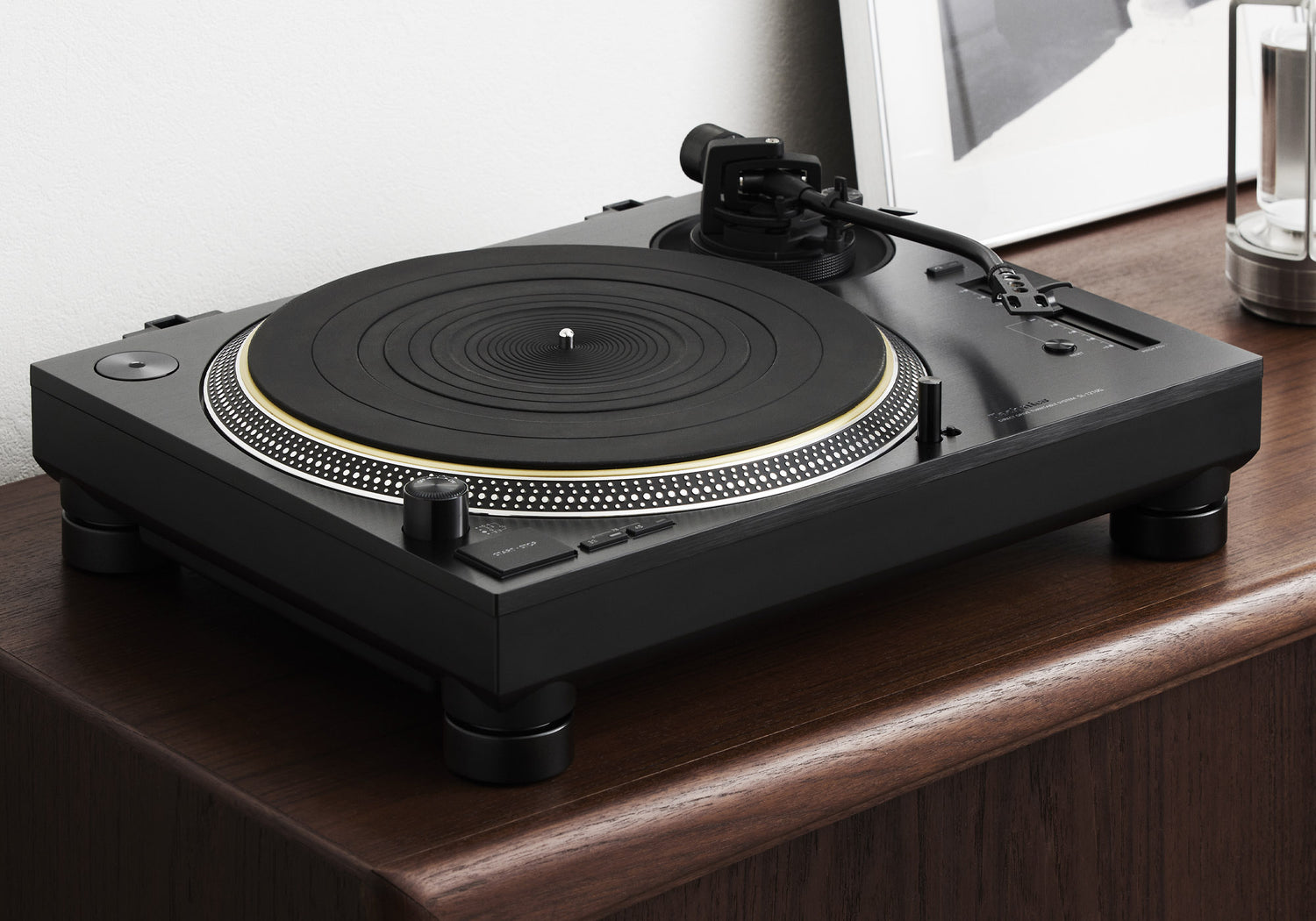 Technics Announces the SL-1210G as Black Color Version of the Highly Acclaimed SL-1200G High End Direct Drive Turntable